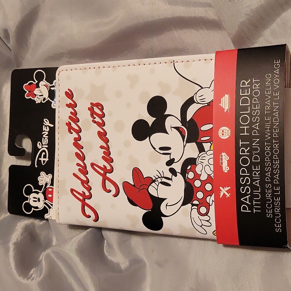 Mickey & Minnie passport holder new